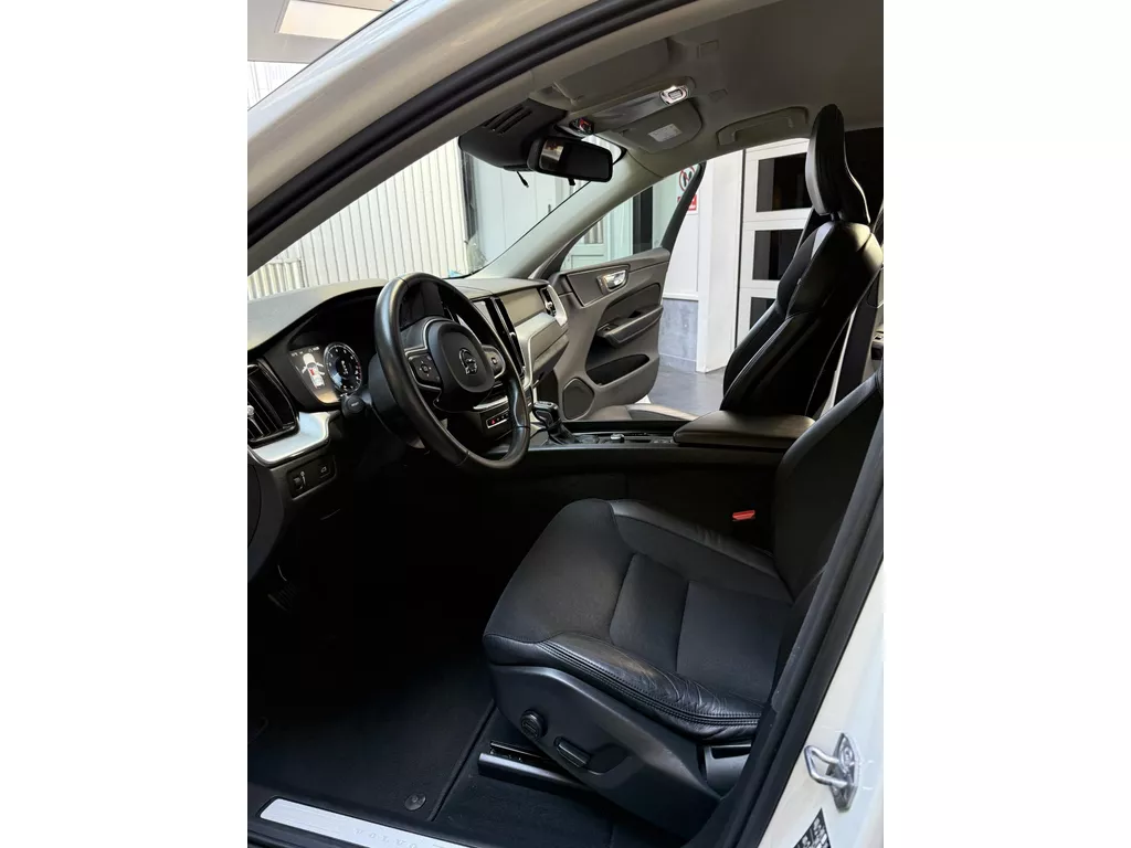 Volvo XC60 2.0 T5 Momentum | foto 9