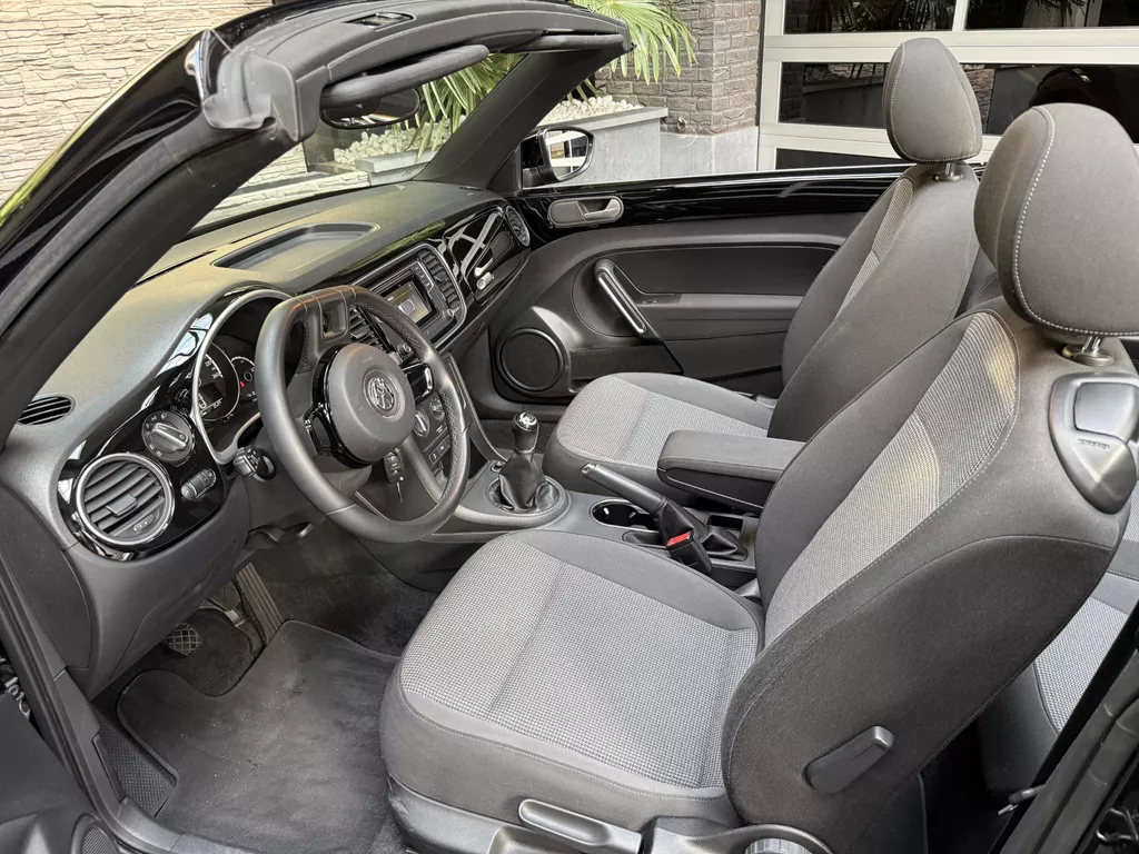 Volkswagen Beetle Cabriolet 1.2 TSI Design BlueMotion | foto 11