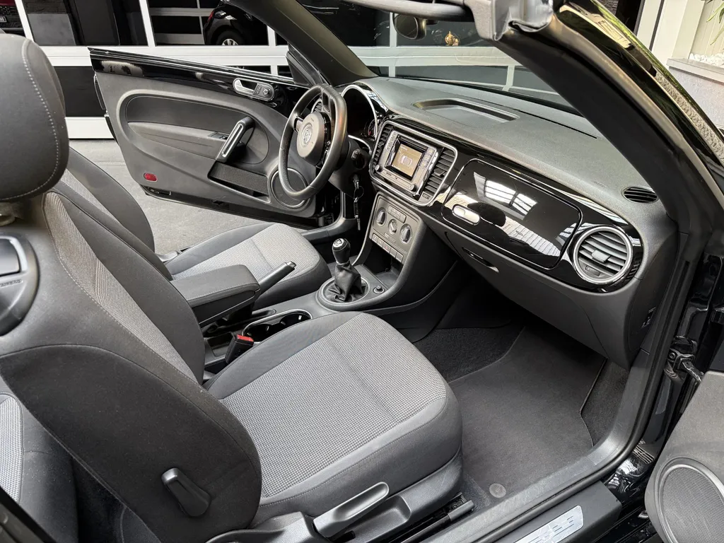 Volkswagen Beetle Cabriolet 1.2 TSI Design BlueMotion | foto 12