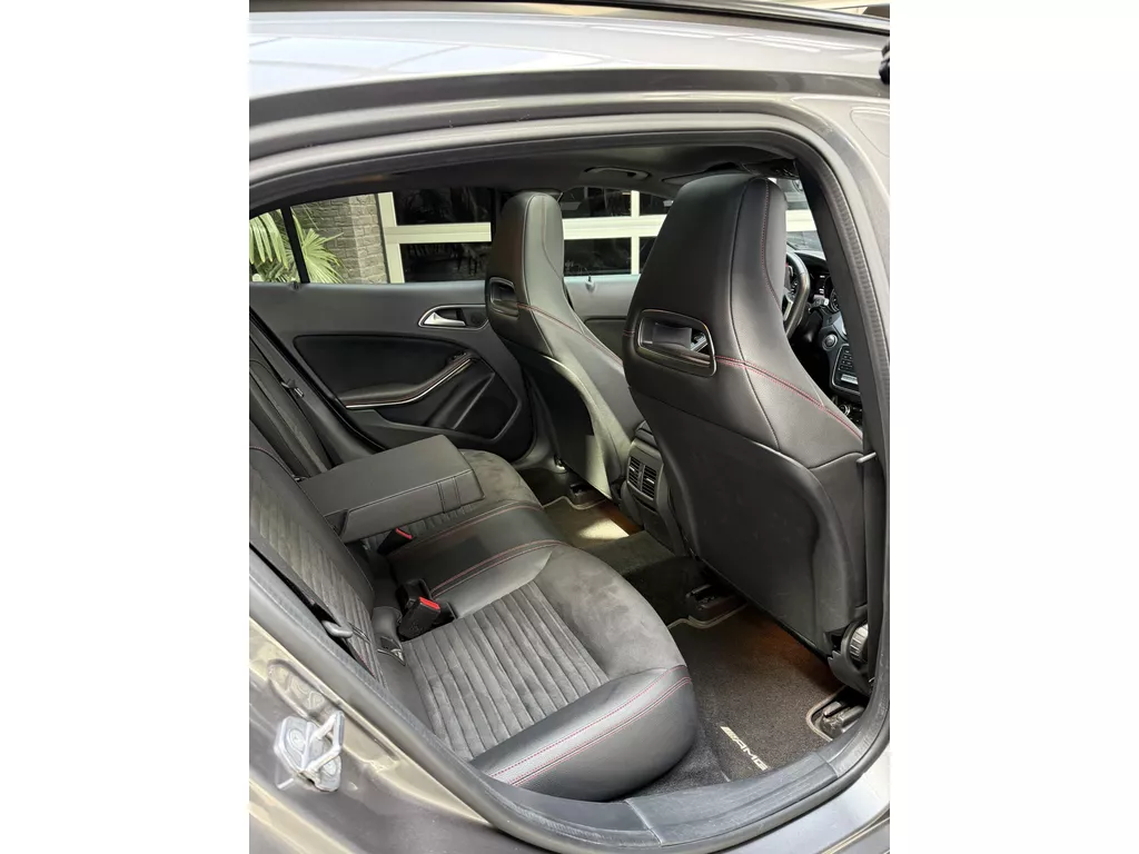 Mercedes-Benz GLA-klasse 180 Business Solution AMG Limited Panoramadak! | foto 8