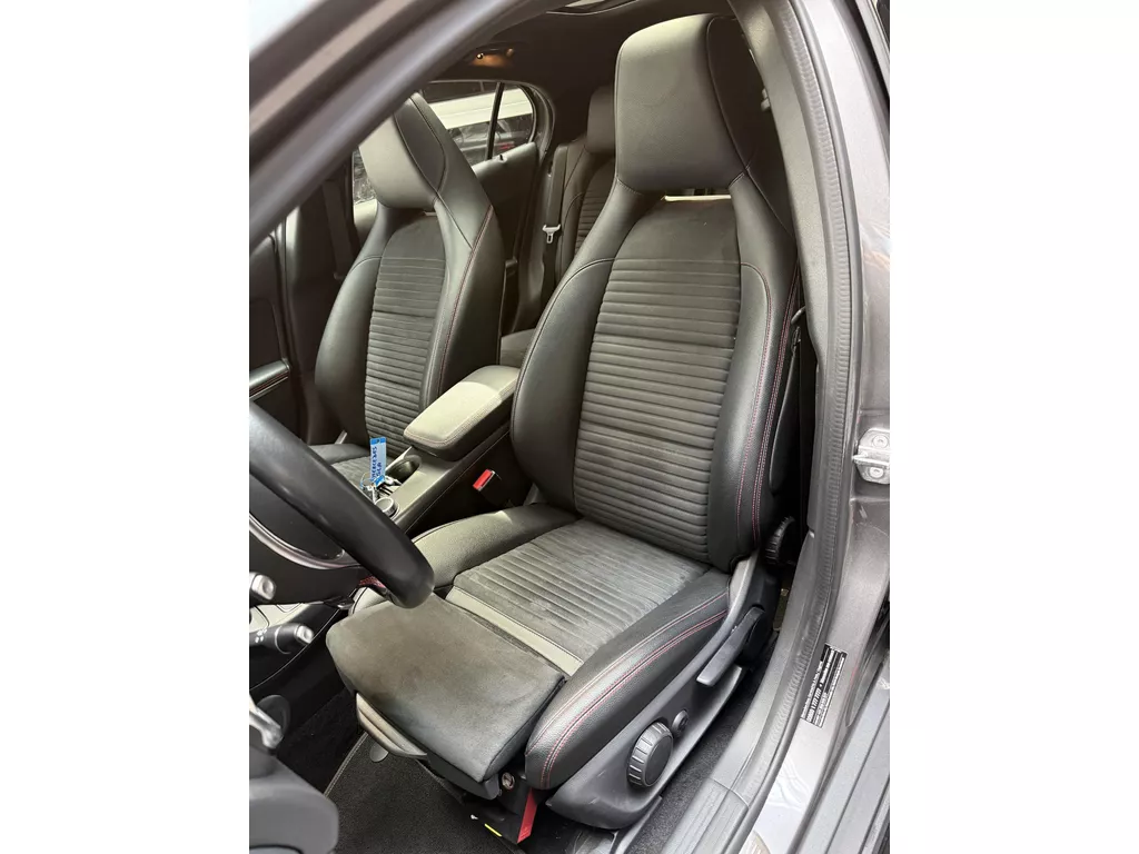 Mercedes-Benz GLA-klasse 180 Business Solution AMG Limited Panoramadak! | foto 11