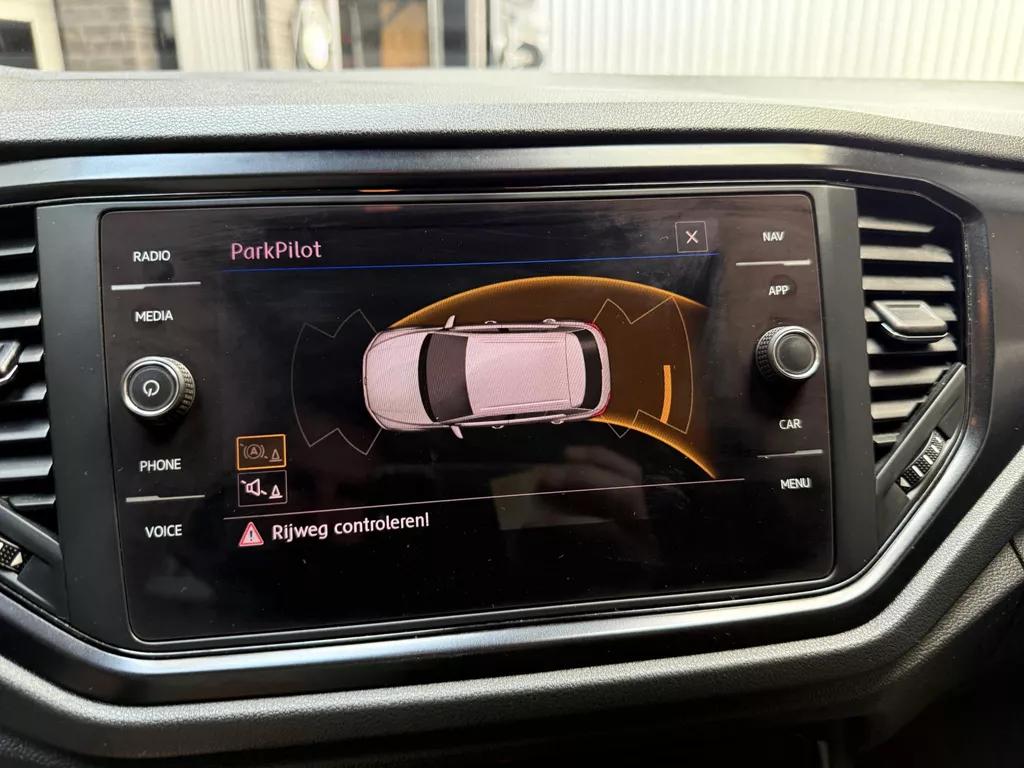 Volkswagen T-Roc 1.0 TSI Style incl onderhoud met garantie! | foto 16